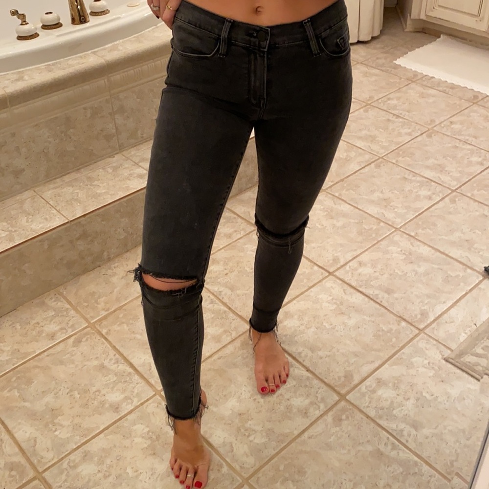 frame le skinny de jeanne black ripped jeans